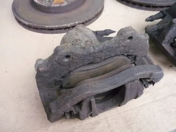 Étriers & Disques Frein Avant OEM PRZEDNIE Opel Corsa D image 9