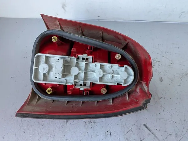 Luz Trasera Izquierda Audi A4 B5 Kombi 8D9945095D image 4