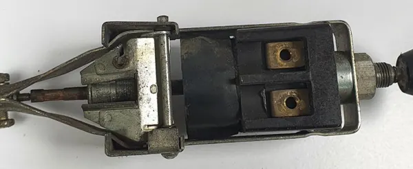 W115 Lämmitys Hehkulamppu Sammutuslinkki - Mercedes image 4