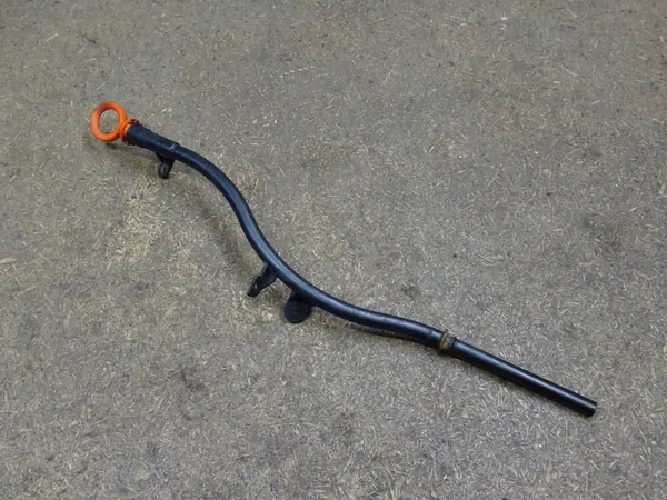 A3 8P GOLF VI 1.6 TDI Öljytikku 03L115611H image 5