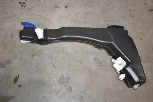 Spolarbehållare OEM A1678605700 för Mercedes X167 image 4
