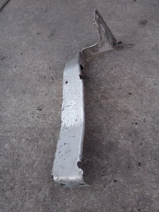 Soporte de guardabarros delantero derecho AUDI A4 B8 8K0821136B image 5