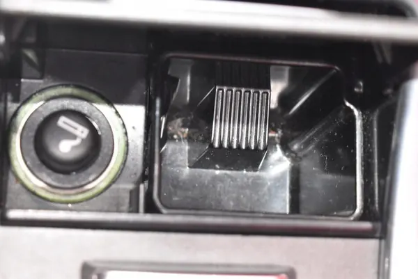 Console Central Apoio de Braço EU Range Rover 1 & Sport L320 09-13 image 6