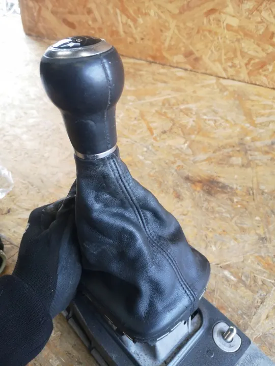 Audi A1 8X Manchon Levier Vitesse OEM 6C0711049 image 9