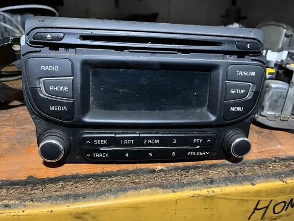 Radio KIA OEM RADIO KIA CEED 14 ROK - Sans Code image 2