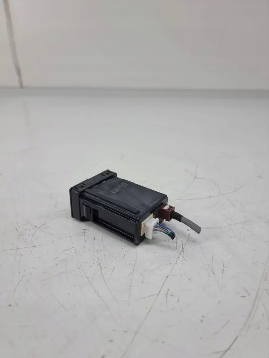 USB AUX Uttag OEM 86190-24030 för Lexus NX RX IS image 3