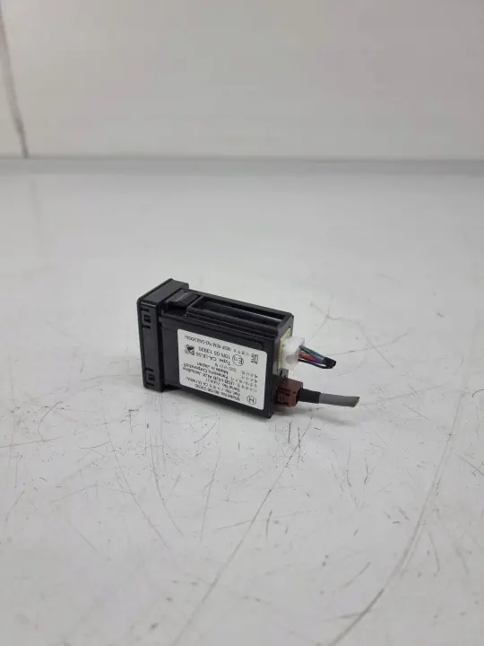 USB AUX Uttag OEM 86190-24030 för Lexus NX RX IS image 4