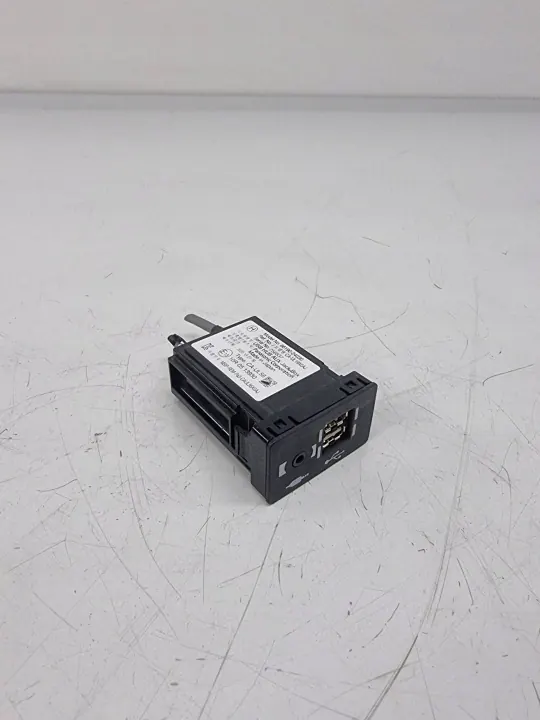 USB AUX Uttag OEM 86190-24030 för Lexus NX RX IS image 5
