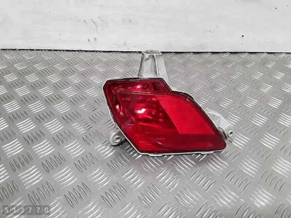 Farol de pára-choques Mazda OE KD8151650 - Usado image 2