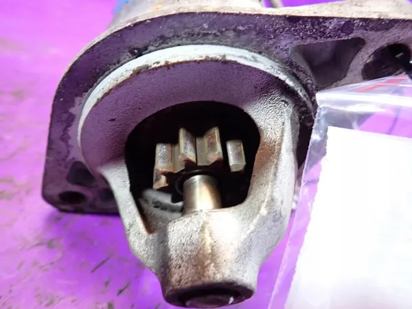 TOYOTA AVENSIS II T25 1.8 Motor de arranque 281000D090 9 Dientes image 2