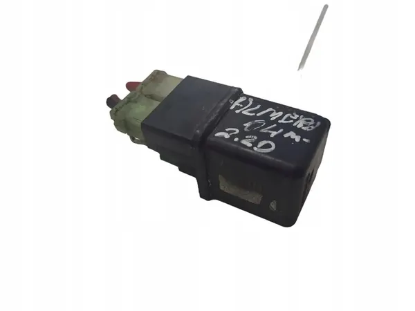 Gloeiplugcontroller Nissan Almera N16 021014J image 3