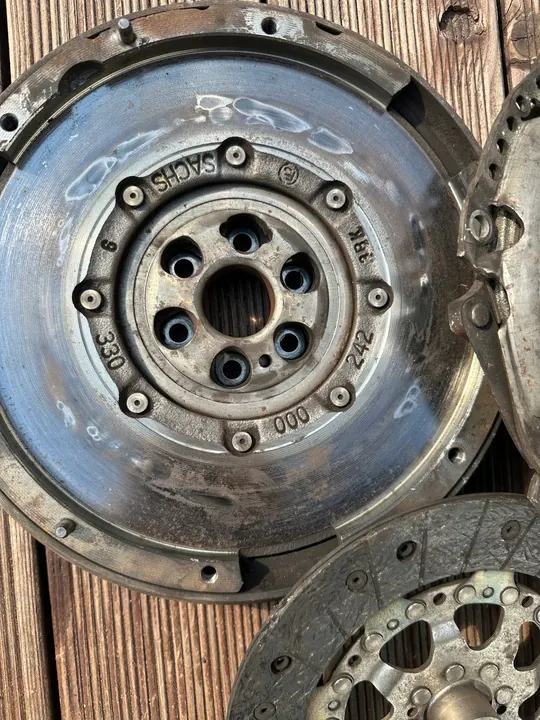 Kaksoismassavauhtipyörä 1.6HDI Peugeot 208 308 508 image 2