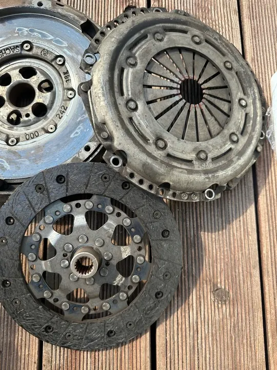 Kaksoismassavauhtipyörä 1.6HDI Peugeot 208 308 508 image 3