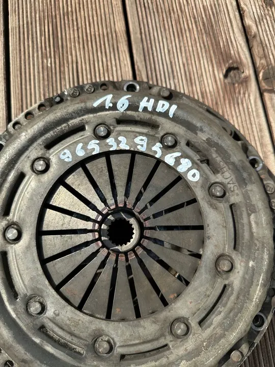 Kaksoismassavauhtipyörä 1.6HDI Peugeot 208 308 508 image 4