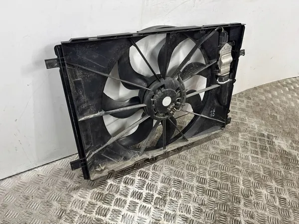 Radiateurventilator Infiniti QX30 A2465000064 image 2