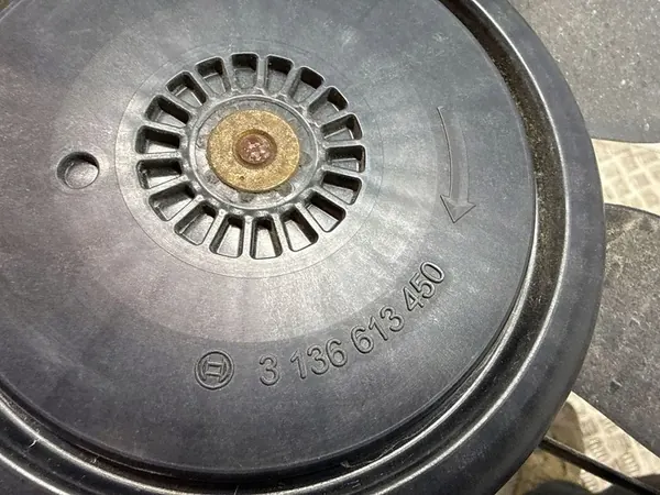 Radiateurventilator Infiniti QX30 A2465000064 image 9