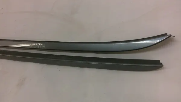 Hyundai OE Framskärmslist 86131-3Z000 image 2