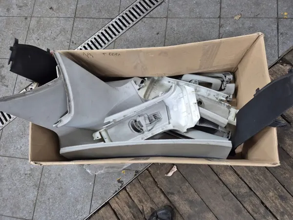 AUDI A3 8P Sportback Katto Pilarit Set OEM image 5