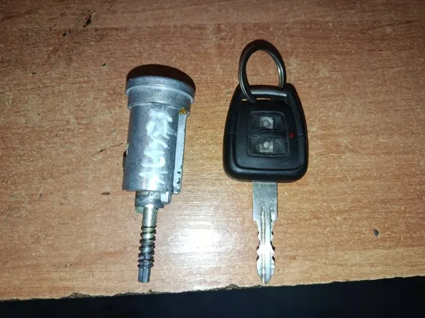 Interruptor de encendido OEM 90519056 para Opel Astra G Zafira A image 2