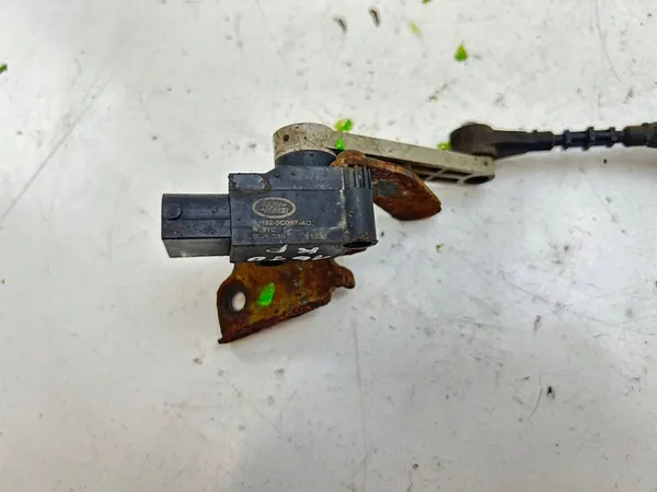 Sensor de nível de suspensão pneumática dianteira AH323C097AC image 8