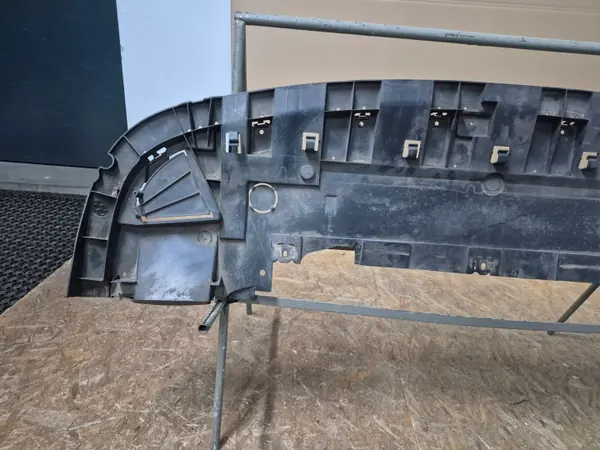OEM 214774423R Voorbumper onderste afdekking - Renault Trafic image 10