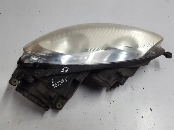 Phare avant gauche VW Jetta V 05-10 OEM 1K6941005Q image 4