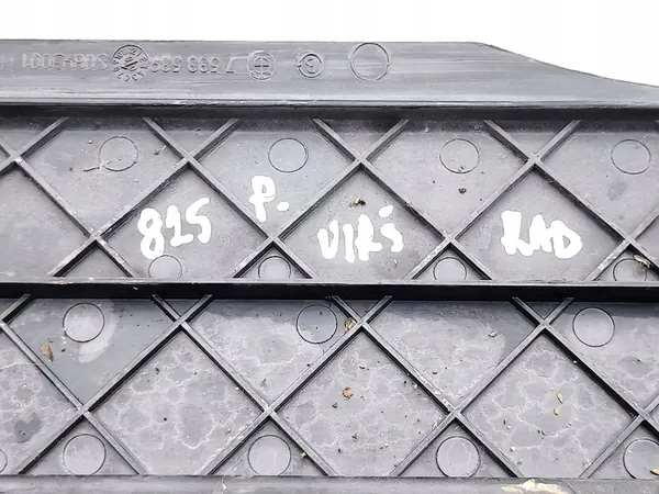 BMW X5 E70 2008 Radiator Mounting Panel / Upper image 5