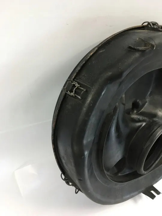 Ilmansuodattimen kotelo Mercedes W124 M103 0130947202 image 10