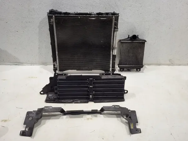 Radiateur d'eau L405 CPLA-8C607-BF pour Range Rover Sport 3.0D image 2