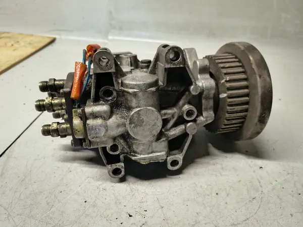 Kraftstoffpumpe Audi A6 C5 A8 D2 A4 B5 Passat B5 2.5 TDI image 4