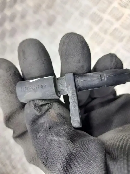 Capteur ABS Arrière Gauche Audi Q7 2016 4M0927807B image 3