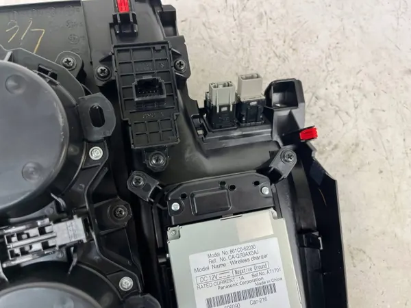 Mukiteline Toyota Mirai II OEM 5880562040 image 9
