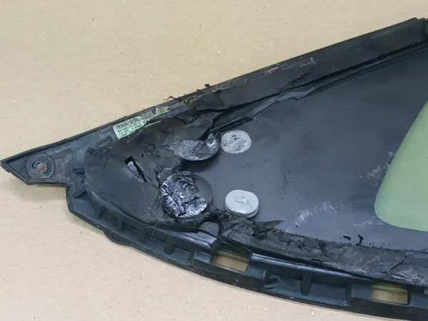 Vitre carrosserie arrière gauche Tesla S OEM 1051821-00 image 7