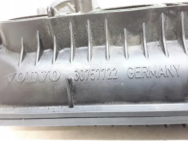 Insugningsgrenrör Volvo V70 II 30757722 2.5L image 3