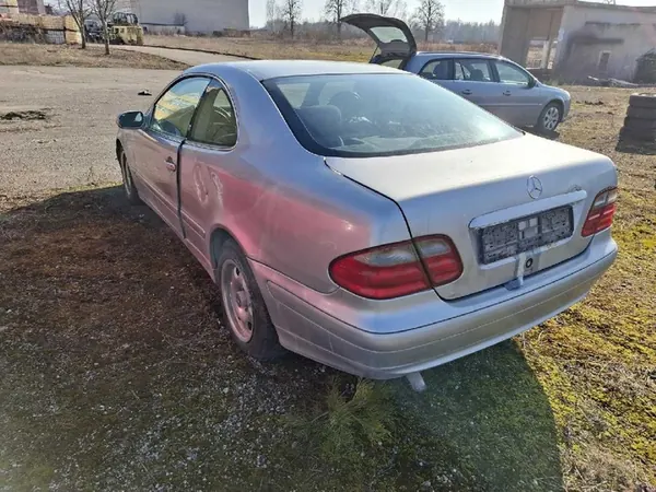 Mercedes-Benz CLK-CLASS Gasklep 2000 2.0L A1111410125 image 10