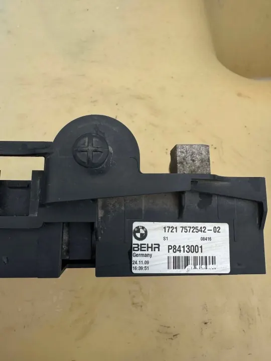 BMW 7 F01 F02 Motoroliekoeler 17217572542 OEM image 3