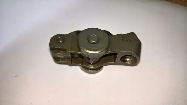 Mopar Insugningsventillyftare OEM 05047896AD - Begagnad image 2