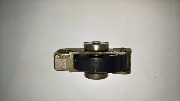 Mopar Insugningsventillyftare OEM 05047896AD - Begagnad image 3