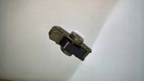 Mopar Insugningsventillyftare OEM 05047896AD - Begagnad image 6