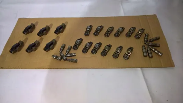Mopar Insugningsventillyftare OEM 05047896AD - Begagnad image 8