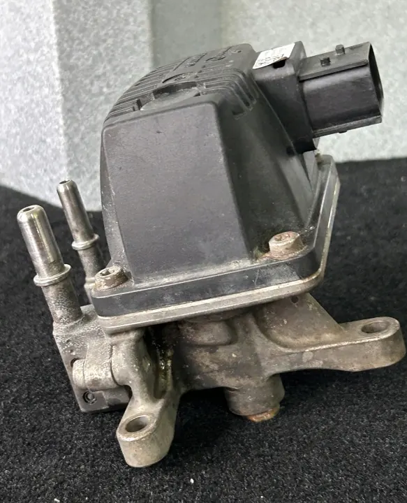 Inyector AdBlue usado OEM A0001403939 para Mercedes image 2