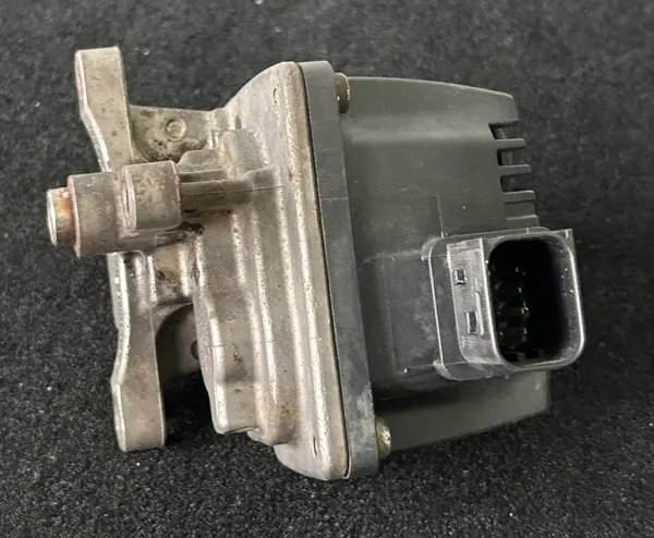 Inyector AdBlue usado OEM A0001403939 para Mercedes image 4