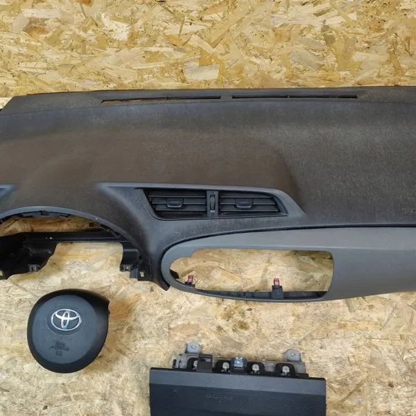 Toyota Yaris III instrumentpanel OEM AZF2380 - Begagnad image 3
