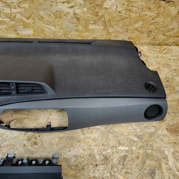 Toyota Yaris III instrumentpanel OEM AZF2380 - Begagnad image 4