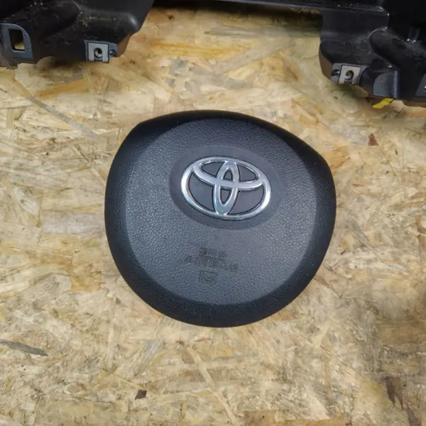 Toyota Yaris III instrumentpanel OEM AZF2380 - Begagnad image 6