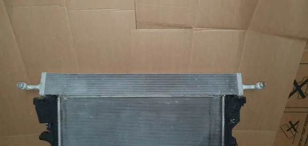 Radiateur Mercedes OEM 1775008700 État Utilisé image 3