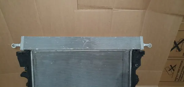 Radiateur Mercedes OEM 1775008700 État Utilisé image 4