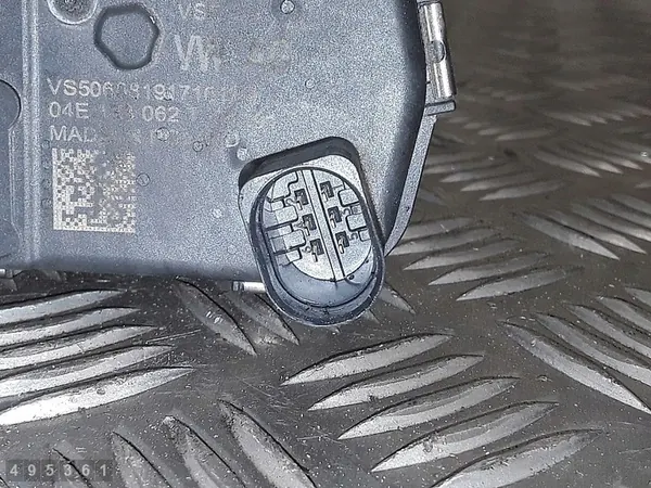 Corpo farfallato Skoda Octavia 2020 1500 benzina OEM 04e133062t image 6