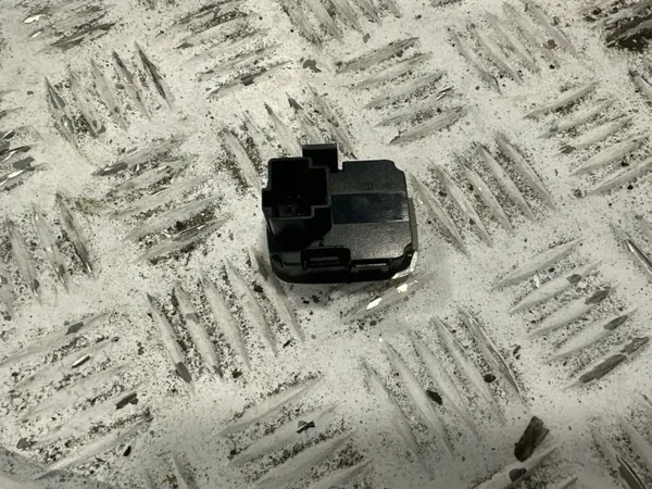 Pieza Chevrolet Equinox 2020 OEM 13529378 image 4