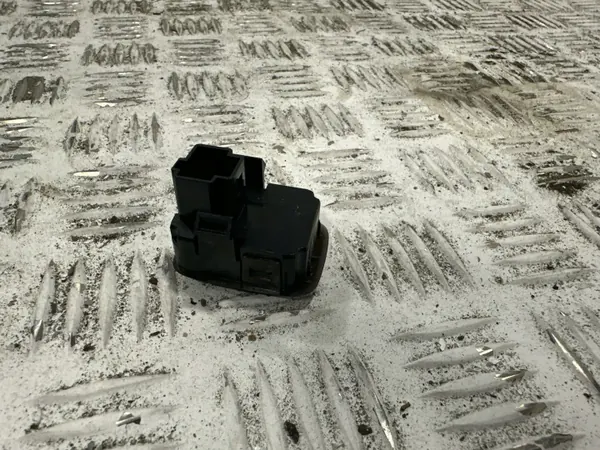 Pieza Chevrolet Equinox 2020 OEM 13529378 image 5